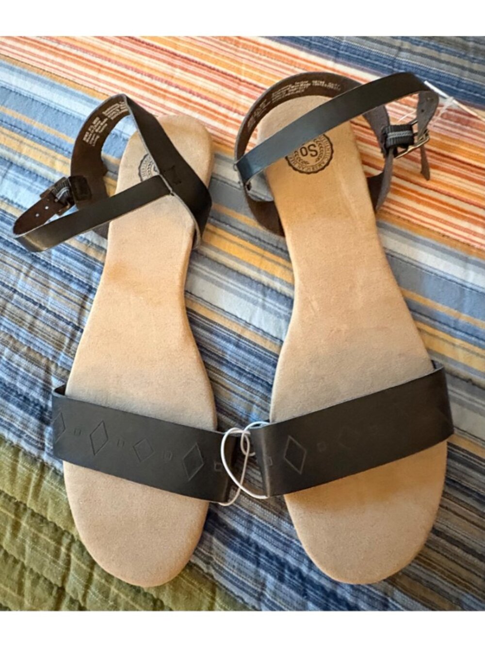 Womens Black Strappy Flats Sandals By SO Size 9.5 Medium With Buckle Closure - Picture 7 of 7